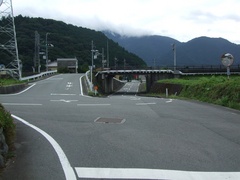 東から見た柳島跨道橋