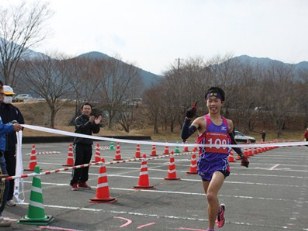 第11回南部町駅伝・マラソン大会のゴール時の様子写真(2)