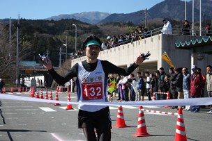 第12回南部町駅伝・マラソン大会のゴール時の写真(2)