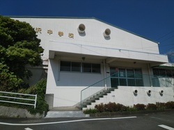社会体育施設の旧万沢中学校体育館
