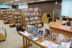 富沢図書館の館内画像